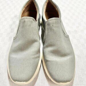 Size  9.5 Woman s SOUL Naturalizer Gray Casual Walking Shoe